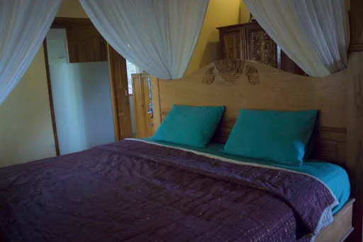 gusti family house 4