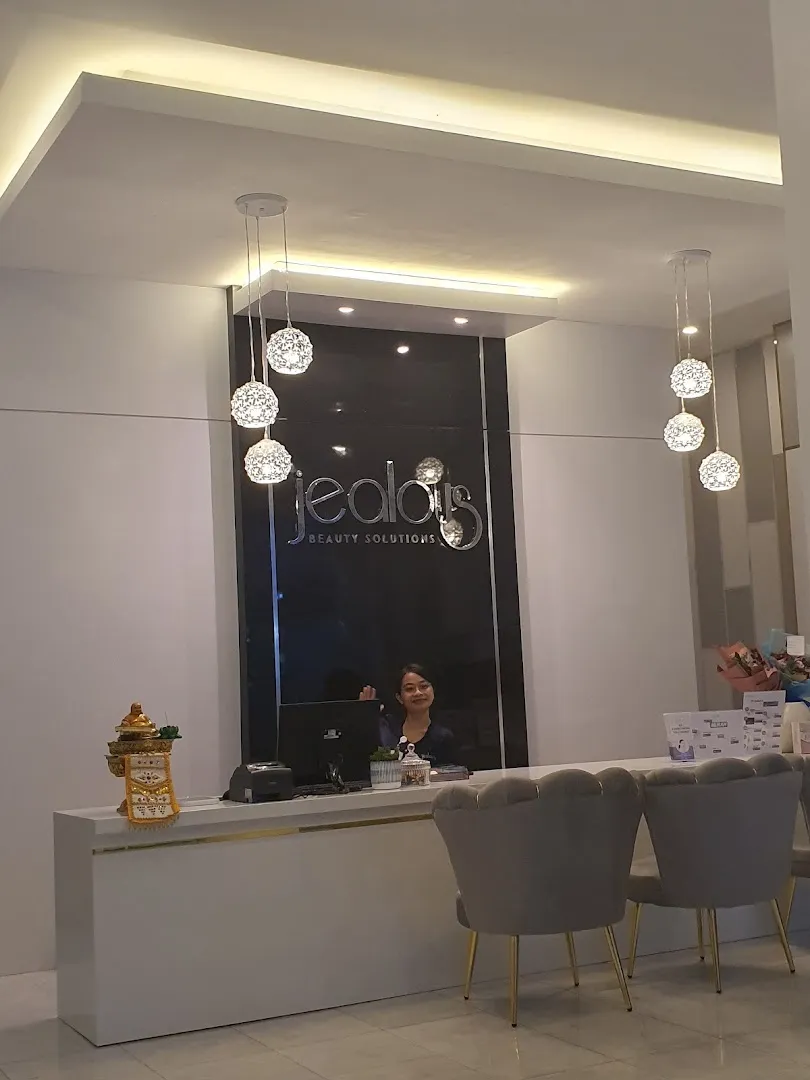 Facial & Skincare Bangli (Jealous Beauty Solution Bangli) 1
