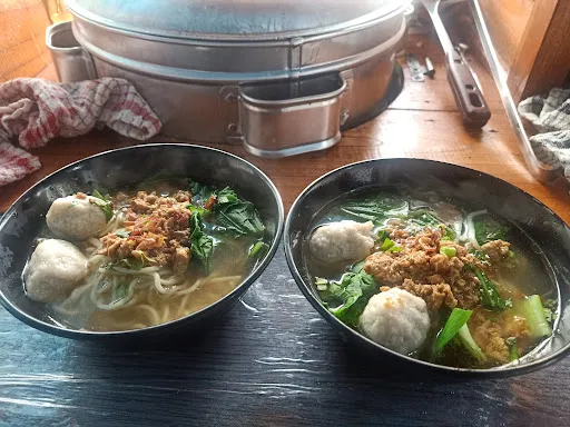 Mie Ayam Bakso "OJO DUMEH" 2