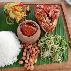 Lakeview Restaurant 3