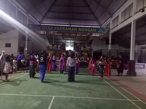 PASAR SENGGOL DESA PAKRAMAN NONGAN 4