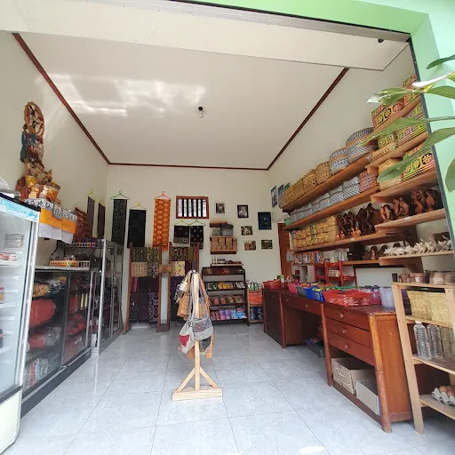 Mira Weaving Shop 4