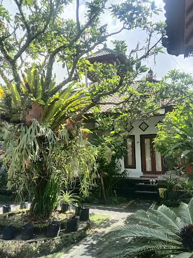 Khailash Warung And Homestay 4