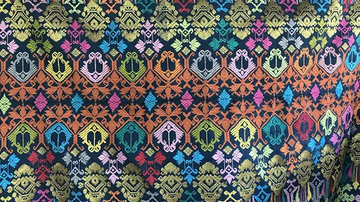 Pelangi Traditional Weaving Sidemen 2