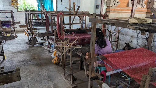 Pelangi Traditional Weaving Sidemen 3