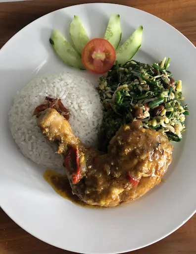 WARUNG NYOMAN 4
