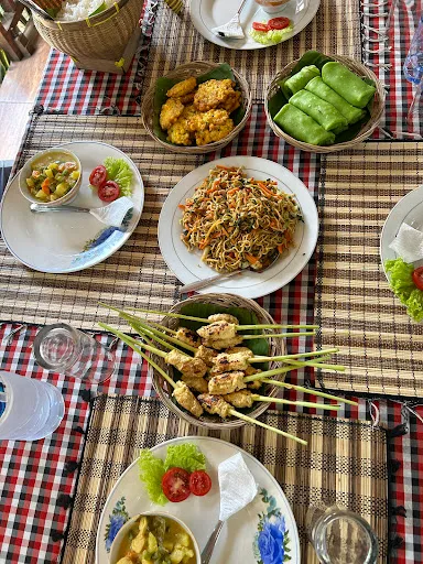 Wayaan Tebola cooking class and eatery 1