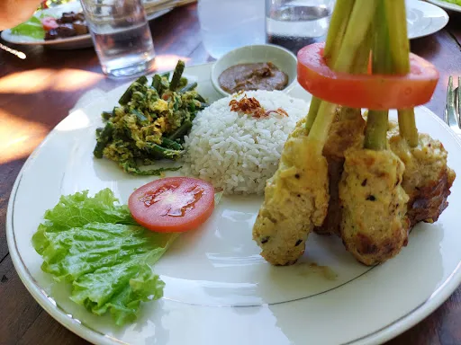 Wayaan Tebola cooking class and eatery 3