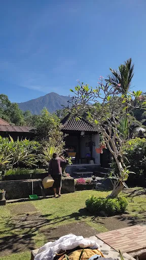Candra homestay besakih 4