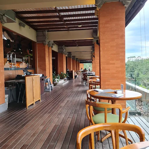 The Puhu Restaurant & Lounge 3