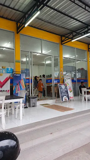 LONDON MART