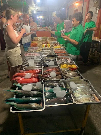 Night market 4