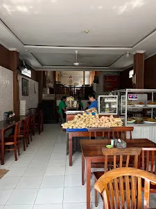 Nasi Ayam Kedewatan Ibu Mangku - Ubud (Pusat) 4