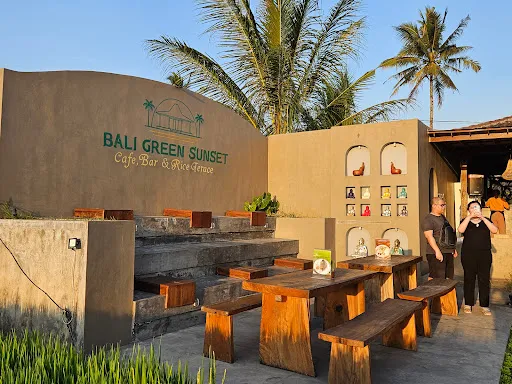 Bali Green Sunset - Cafe, Bar & Ricefield 1