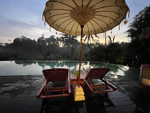 Natys Restaurant Ubud 1