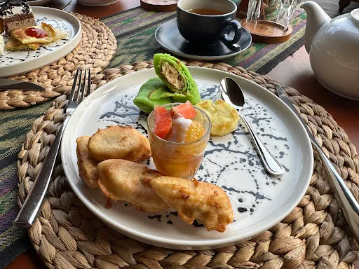 Natys Restaurant Ubud 4