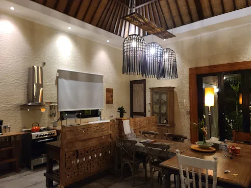 Puri Kasih Gottlieb 4