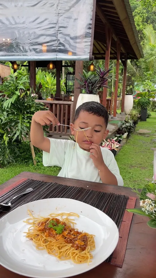 Carik Cafe & Restaurant 1