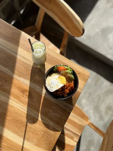 Famo Cafe Kayu Putih 2