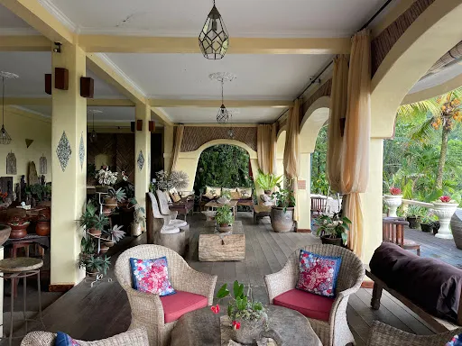 Mountains Side Villa 4