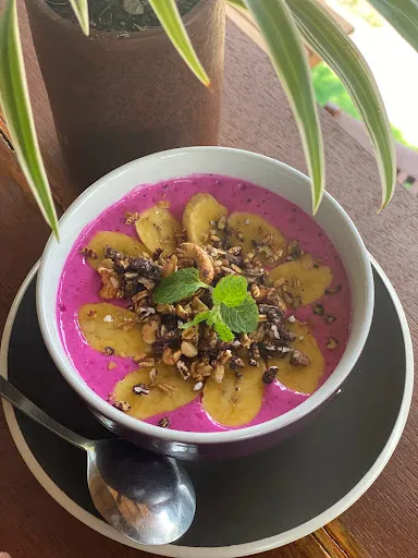 Rama Balian Surf & Coffee shop 4