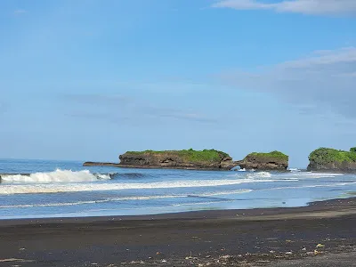 Pantai Kelecung 4