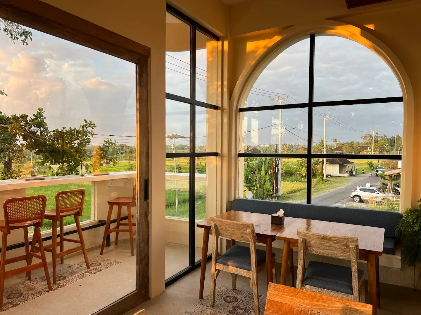 Surf Brew Coffee Bar & Eatery 2