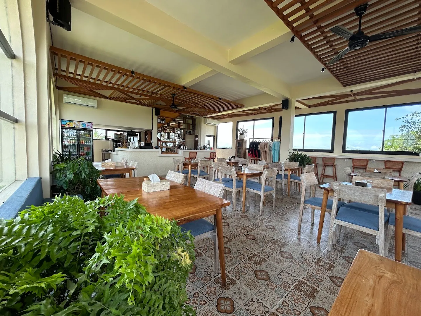 Surf Brew Coffee Bar & Eatery 3