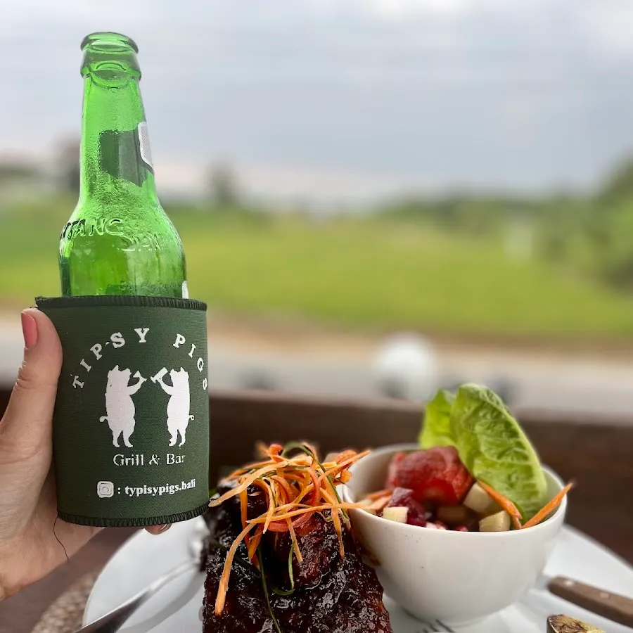 Tipsy Pigs Bali 4