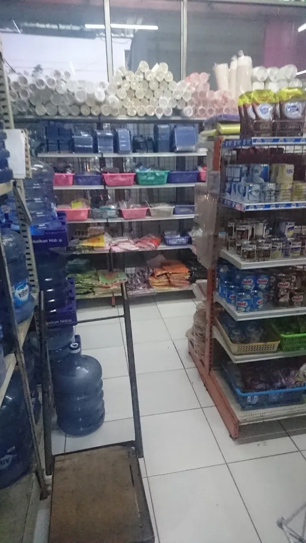 Adi Jaya Mini market 3