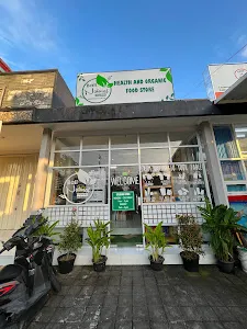 Alive Wholefoods Store Canggu 3