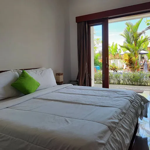 Pererenan Nengah guest house 1