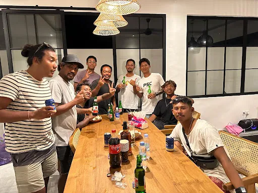 Surfers bar bali 1