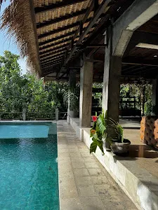 The Bed by The Sea 4