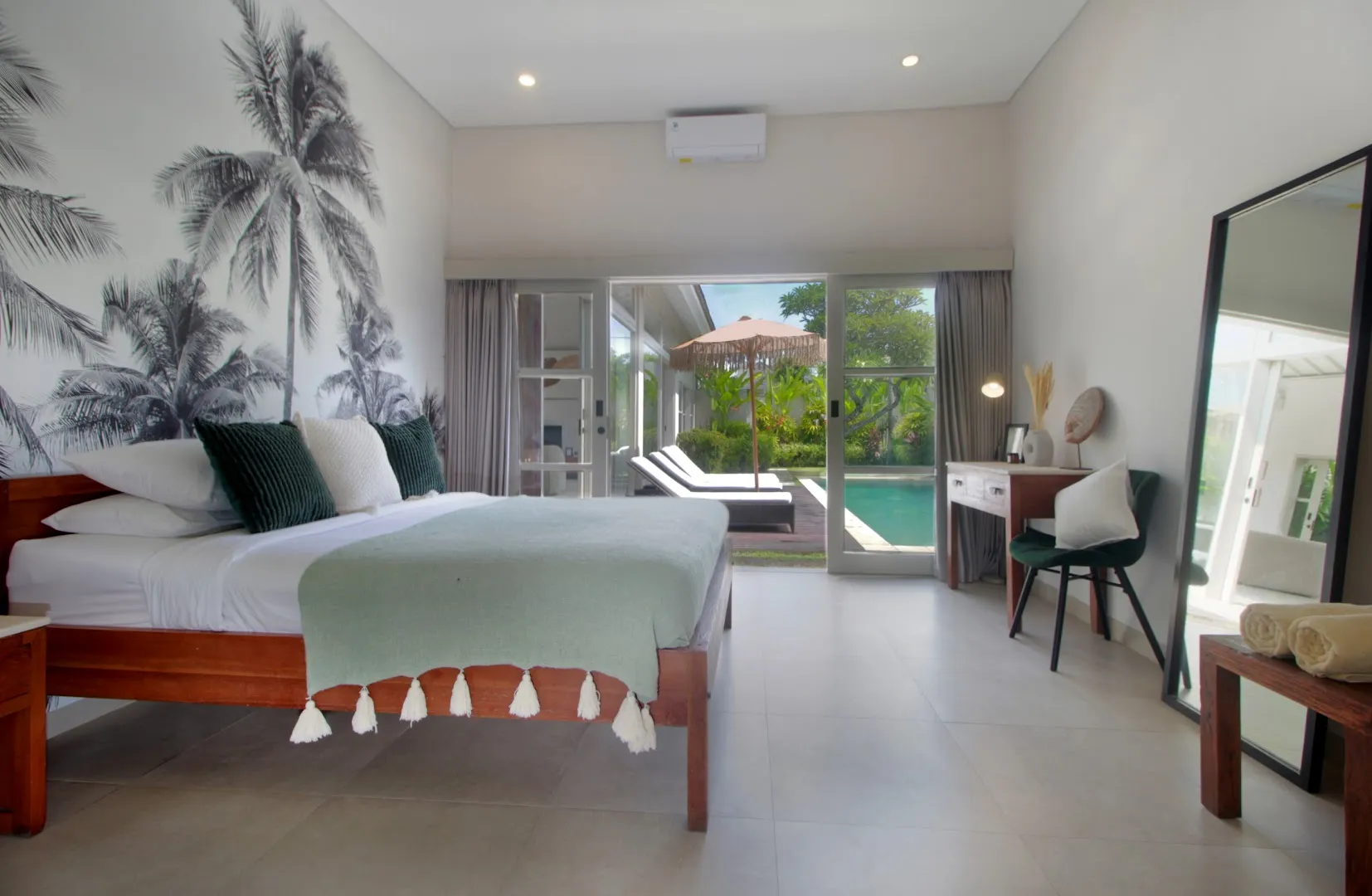 Echo Beach Villa and Apartment 4