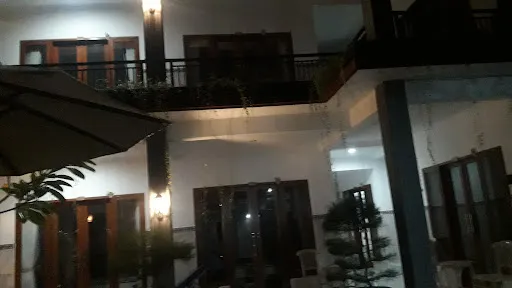 Sanata Yoga Guesthouse 4