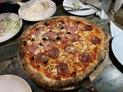 Warung Ava Pizzeria 4