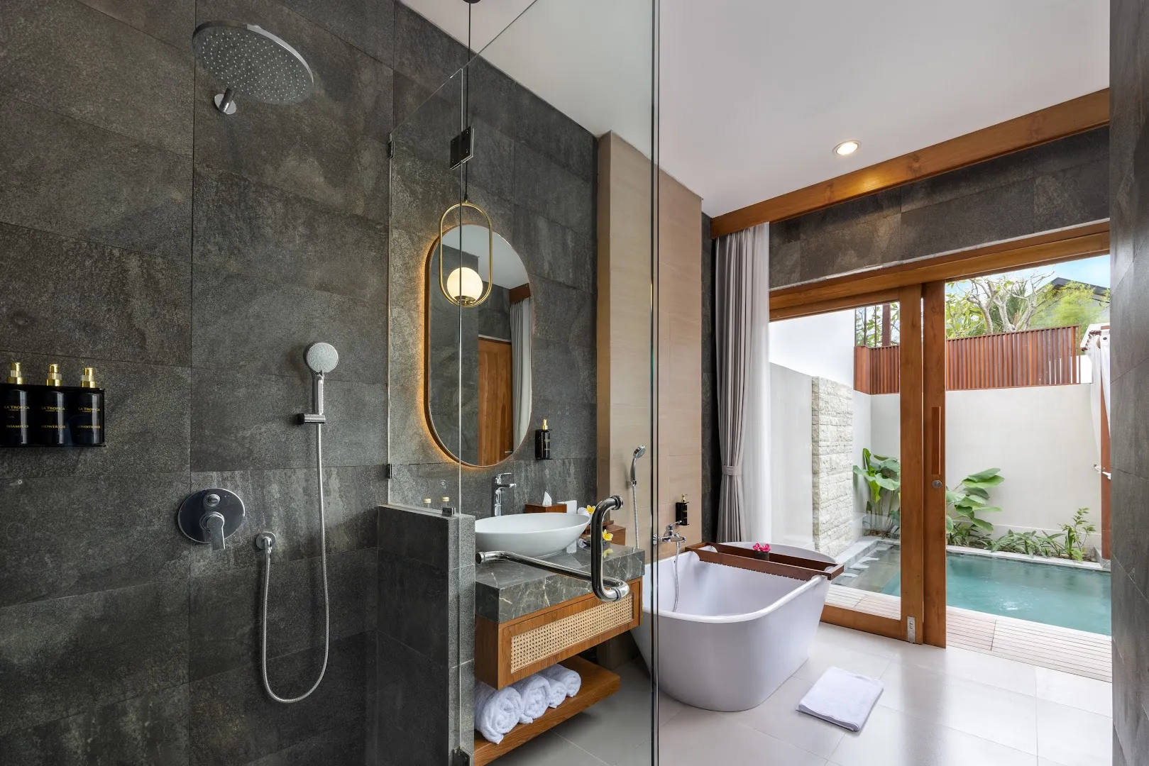 La Tropica Canggu Bali By Kanaya Hospitality 4