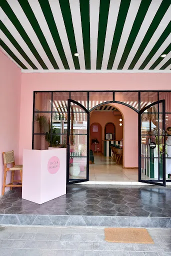 Me Nail Salon Bali