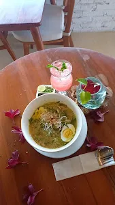 Savvah Bistro & Bar 4