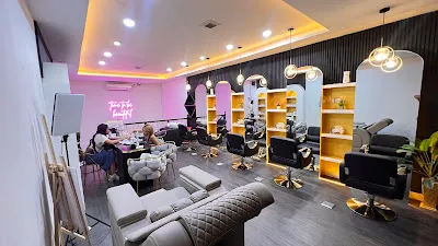 Belle’s Beauty Salon 1