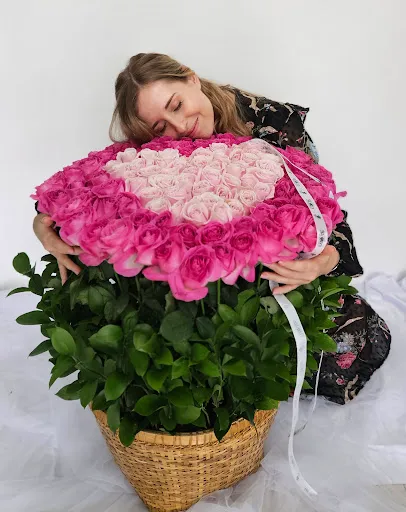 Loys Bloom Boutique (Flower Shop) 2