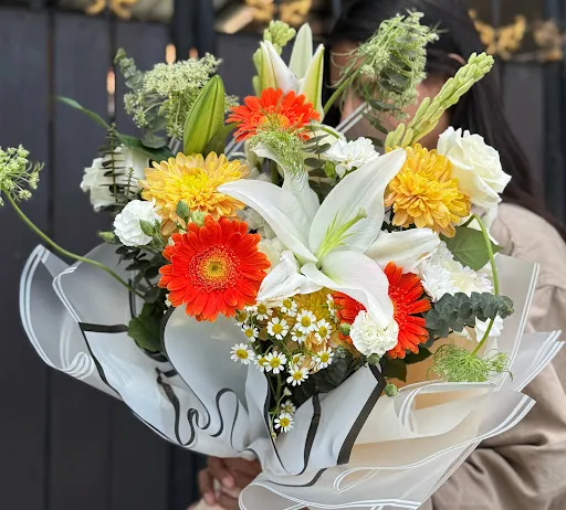 Loys Bloom Boutique (Flower Shop) 3