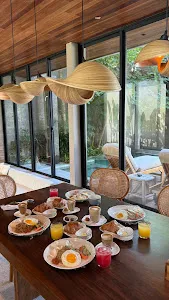 AHARA CANGGU BALI 1