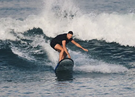 Gampok Bali Surf Coach / Canggu Bali / Surf Lesson / Medewi Surf Trips