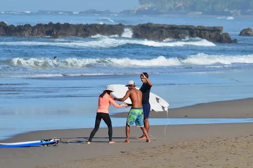 Gampok Bali Surf Coach / Canggu Bali / Surf Lesson / Medewi Surf Trips 1