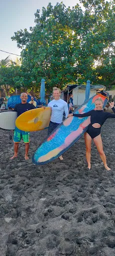 Gampok Bali Surf Coach / Canggu Bali / Surf Lesson / Medewi Surf Trips 4