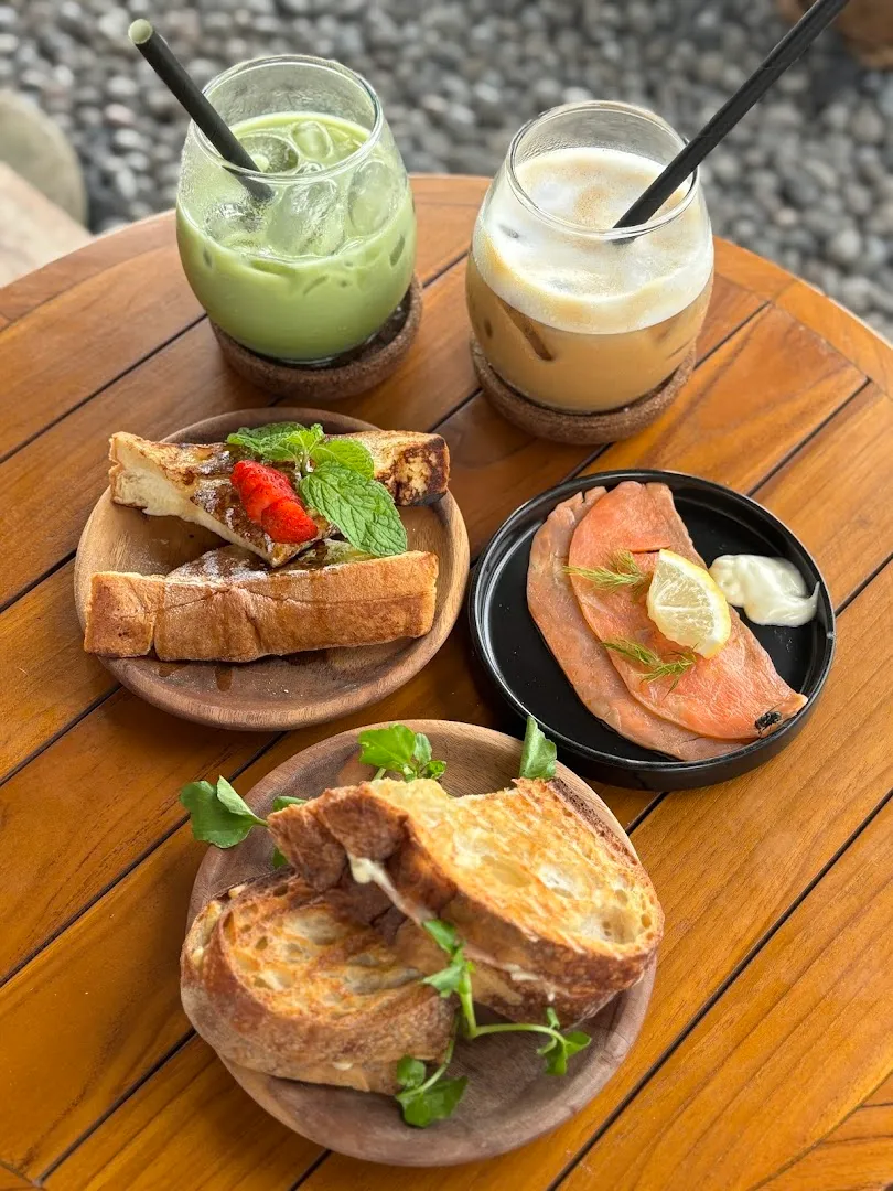 BORDER Coffee & Eatery 4