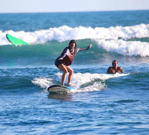 danceonthewavesbali canggu surf school 1