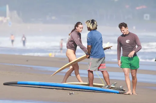 danceonthewavesbali canggu surf school 3